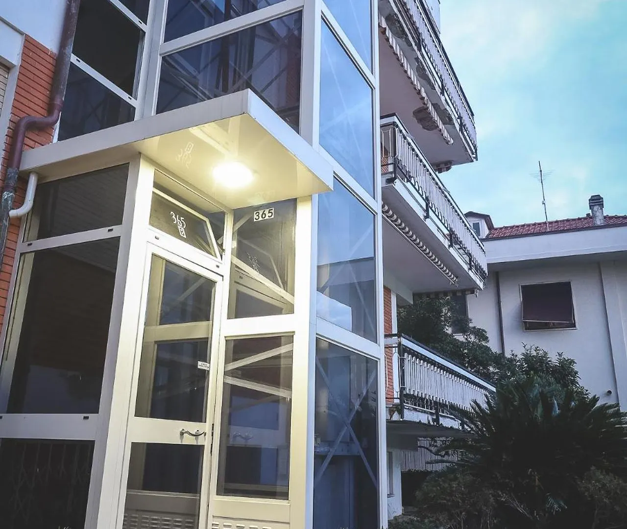 Lägenhet Versilia Door - Brand New Flat Next To Sea Massa